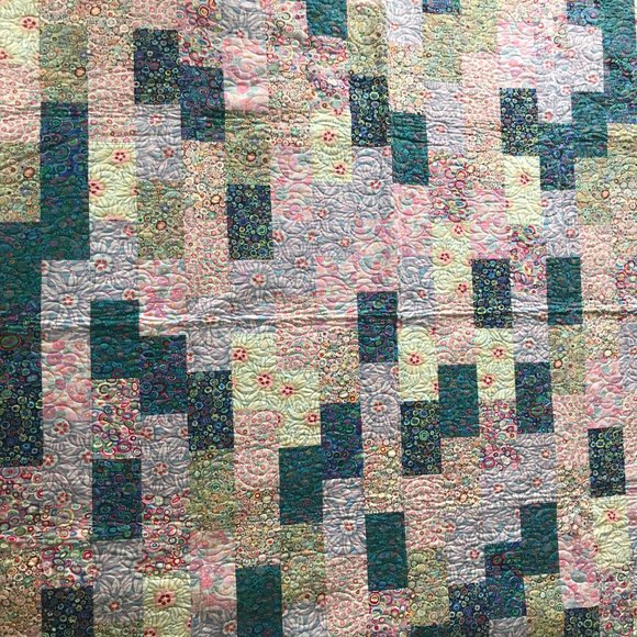 Quilt or Throw handmade SIZE 66" X 56 Beautiful - Picture 3 of 6